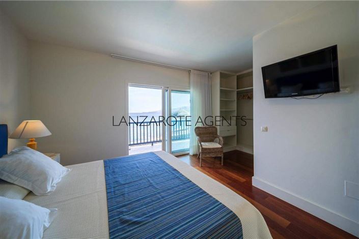 Image No.11-Villa de 4 chambres à vendre à Puerto Calero