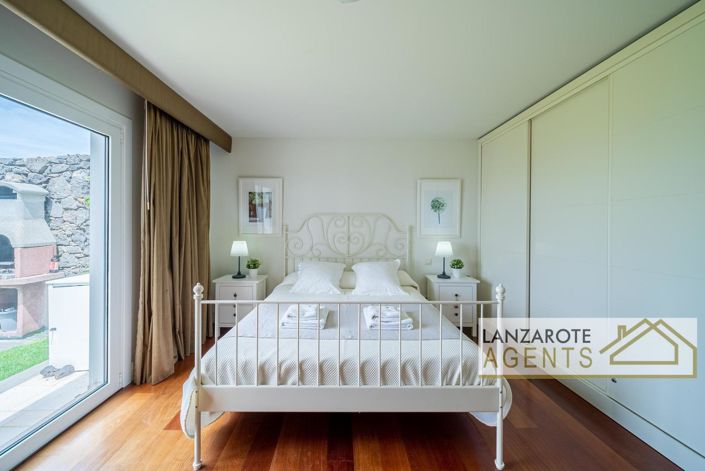 Image No.12-4 Bed Villa for sale