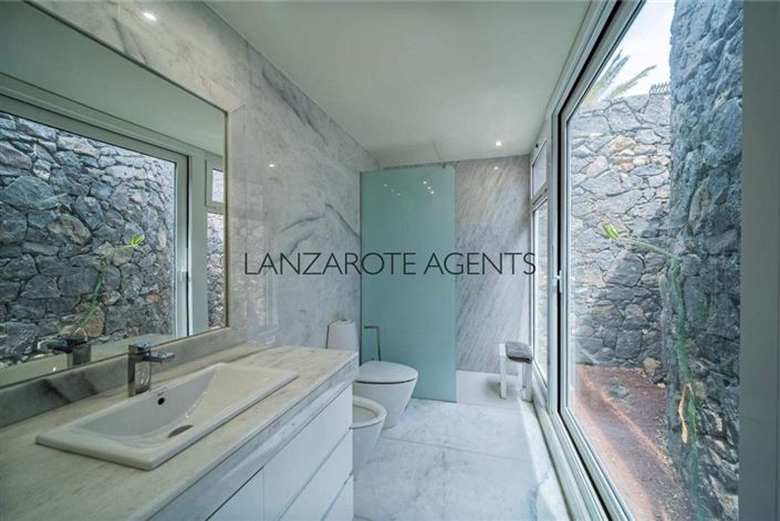 Image No.15-Villa de 4 chambres à vendre à Puerto Calero