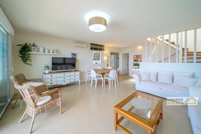 Image No.2-4 Bed Villa for sale