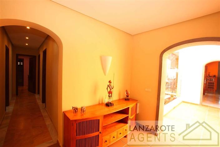 Image No.2-Villa de 3 chambres à vendre à Playa Blanca