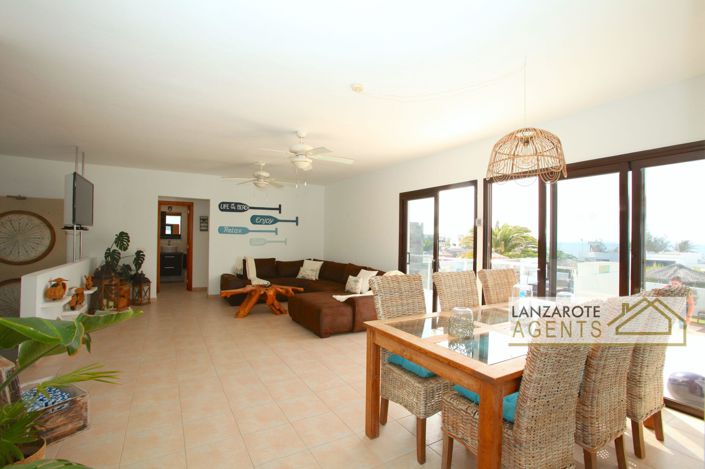 Image No.2-Villa de 4 chambres à vendre à Playa Blanca