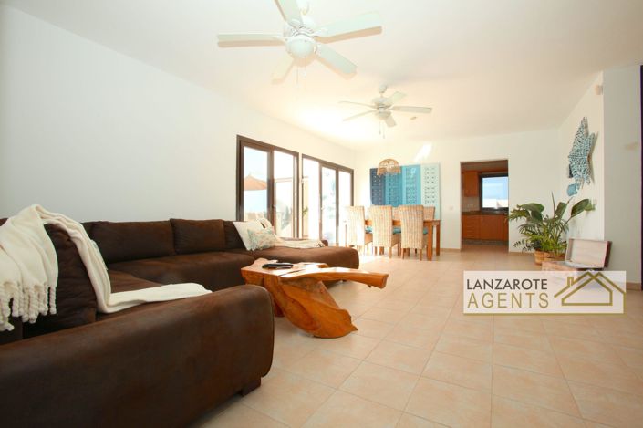 Image No.4-Villa de 4 chambres à vendre à Playa Blanca