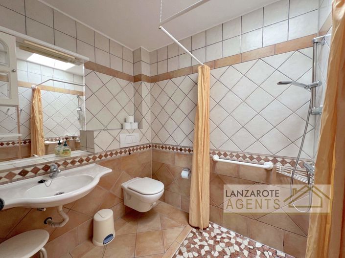 Image No.12-3 Bed Villa for sale