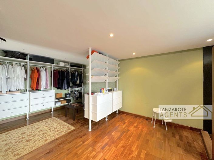 Image No.19-Villa de 4 chambres à vendre à Puerto Calero