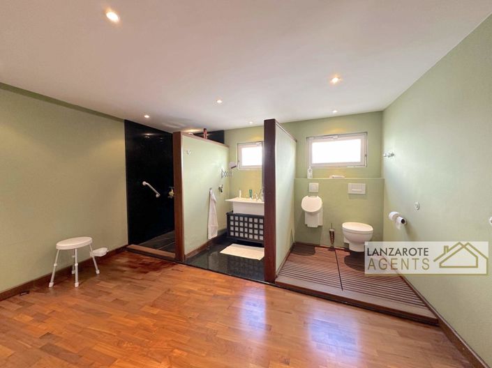 Image No.21-Villa de 4 chambres à vendre à Puerto Calero