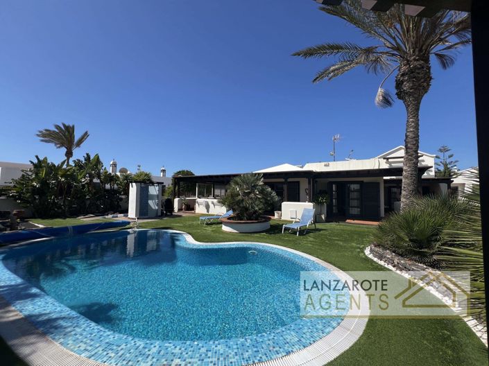 Image No.1-Villa de 3 chambres à vendre à Playa Blanca