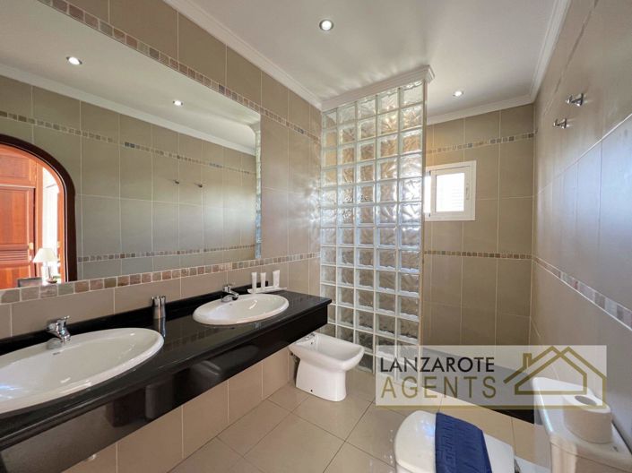 Image No.13-Villa de 4 chambres à vendre à Playa Blanca