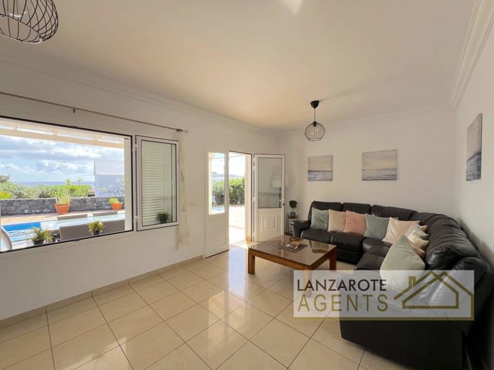 Image No.4-Villa de 4 chambres à vendre à Playa Blanca