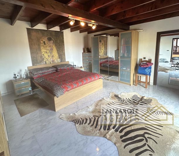 Image No.8-2 Bed Farmhouse for sale