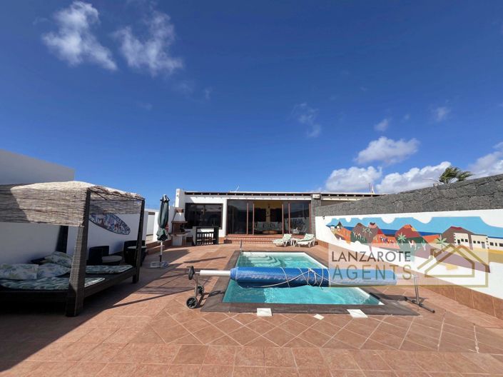 Image No.1-2 Bed Villa for sale