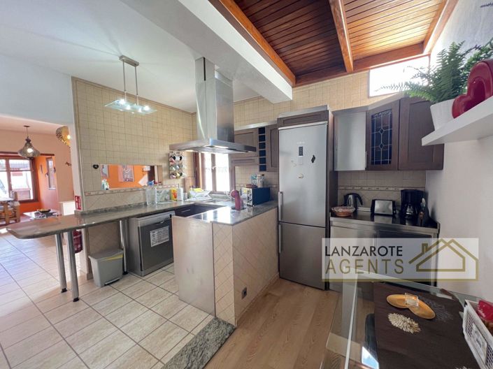 Image No.2-Villa de 2 chambres à vendre à Playa Blanca