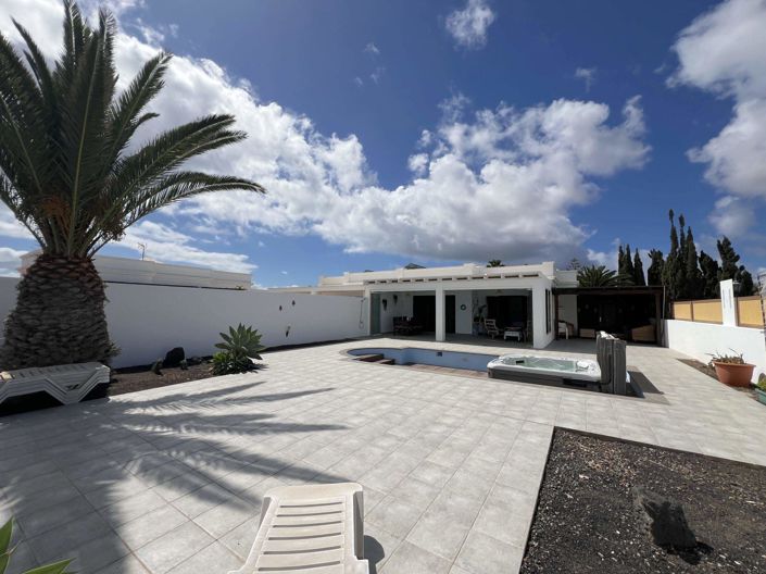 Image No.1-Villa de 3 chambres à vendre à Playa Blanca
