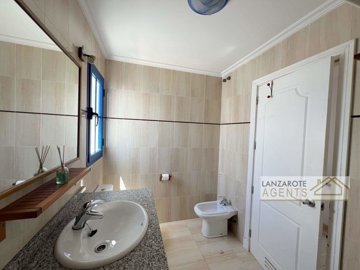 0890b822-89d6-979b-8dbb-577bbd535179