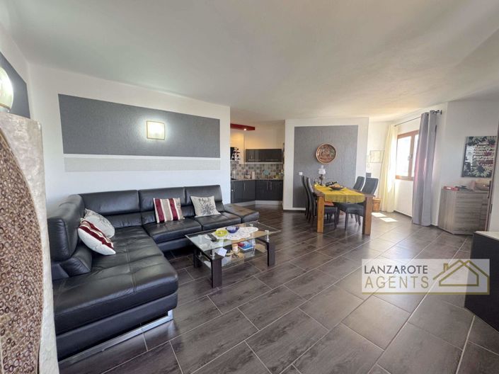 Image No.3-Villa de 4 chambres à vendre à Playa Blanca