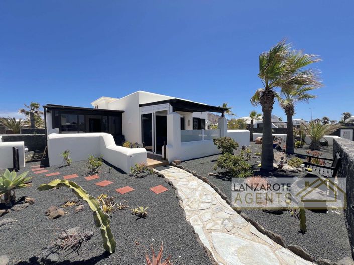 Image No.1-Villa de 2 chambres à vendre à Playa Blanca