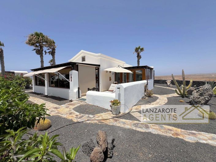 Image No.1-2 Bed Villa for sale