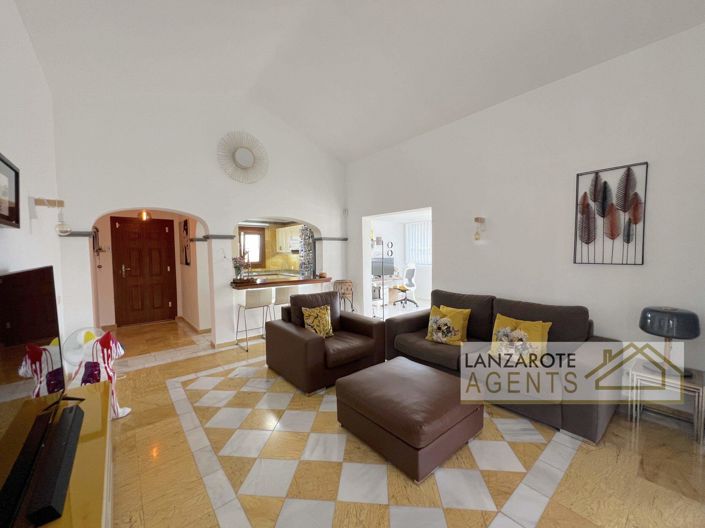 Image No.2-Villa de 2 chambres à vendre à Playa Blanca