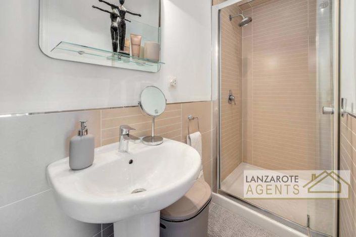 Image No.12-2 Bed Villa for sale