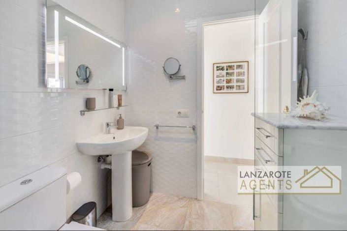 Image No.16-2 Bed Villa for sale