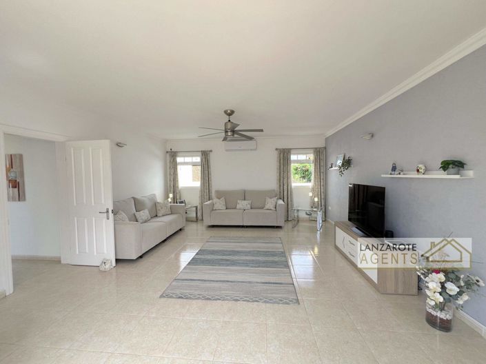 Image No.10-Villa de 4 chambres à vendre à Yaiza