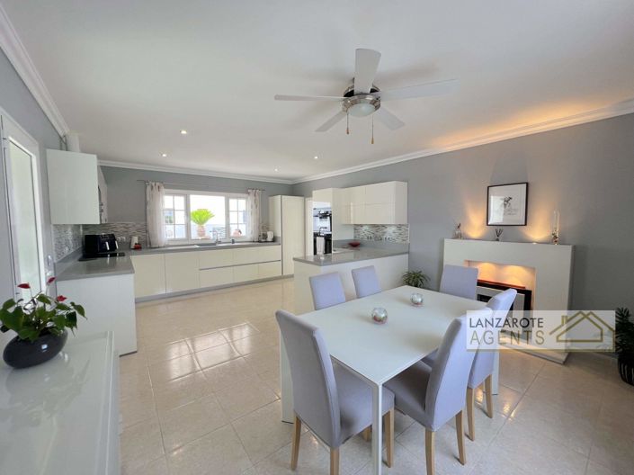 Image No.4-Villa de 4 chambres à vendre à Yaiza