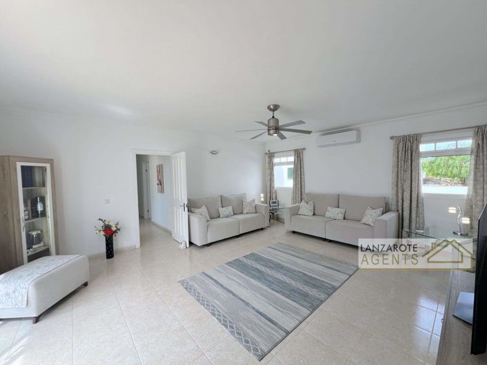 Image No.9-Villa de 4 chambres à vendre à Yaiza