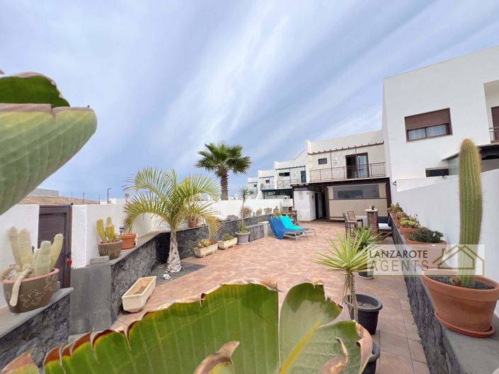 Image No.1-2 Bed Villa for sale