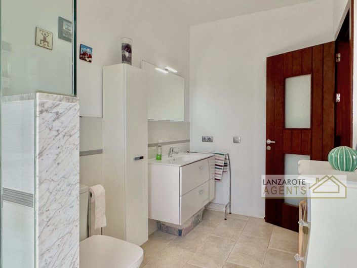 Image No.27-5 Bed Villa for sale