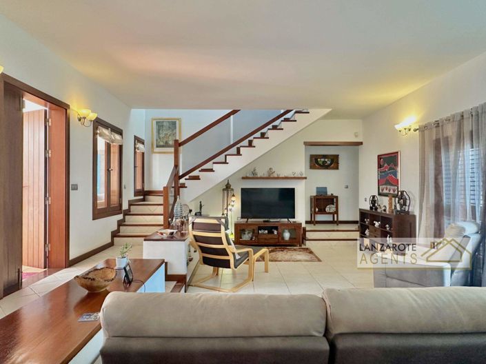 Image No.3-5 Bed Villa for sale