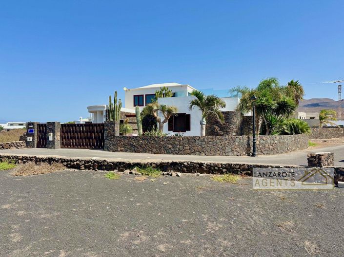 Image No.48-5 Bed Villa for sale