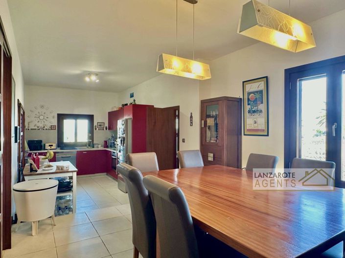 Image No.10-5 Bed Villa for sale