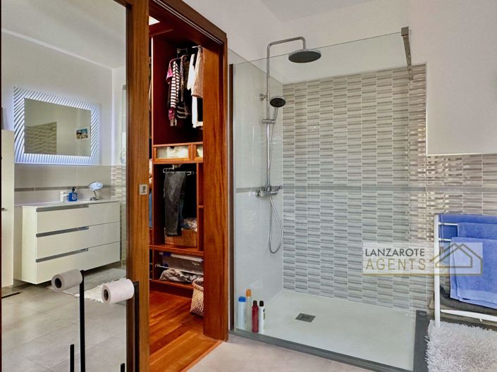 Image No.18-5 Bed Villa for sale