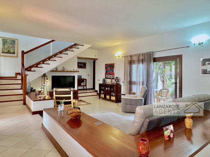 Image No.3-5 Bed Villa for sale