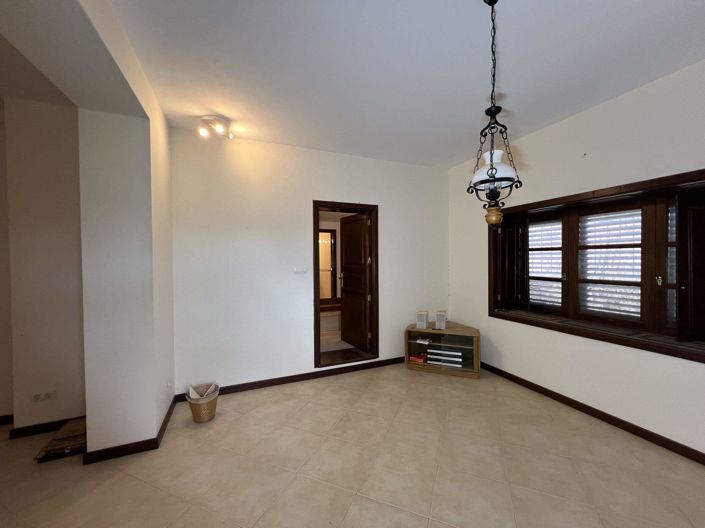 Image No.30-5 Bed Villa for sale