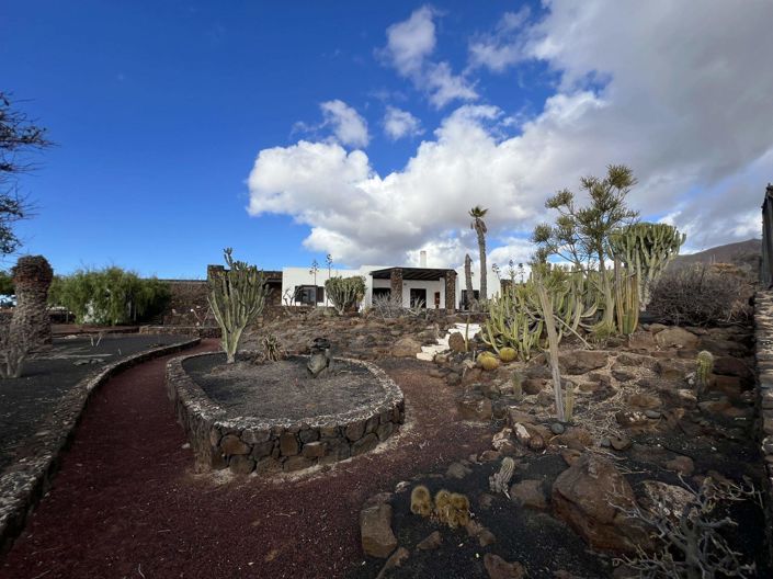 Image No.41-5 Bed Villa for sale