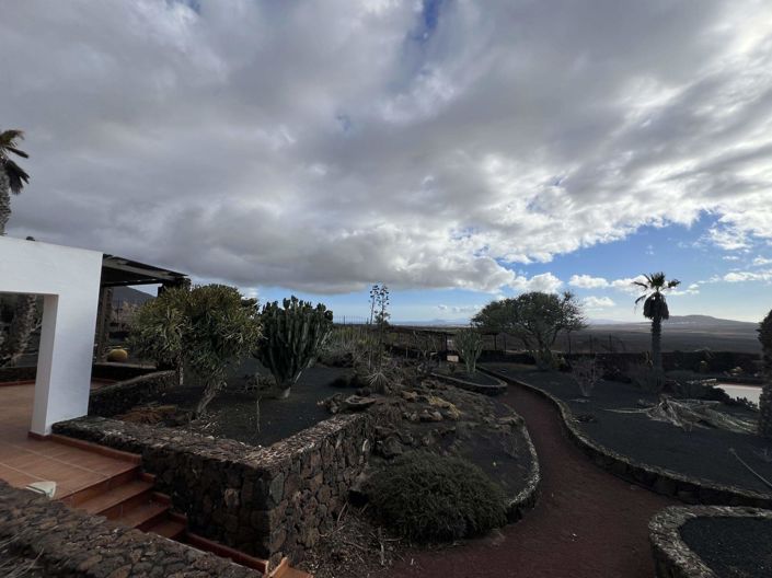 Image No.42-5 Bed Villa for sale