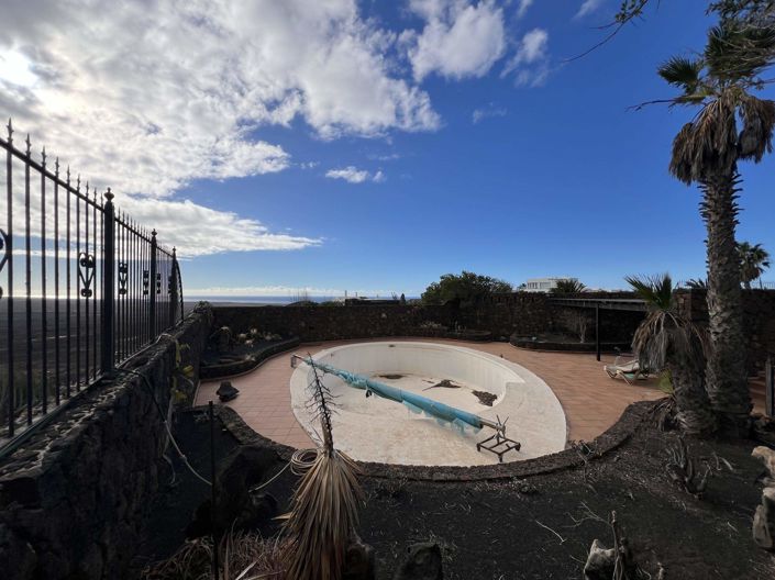 Image No.44-5 Bed Villa for sale