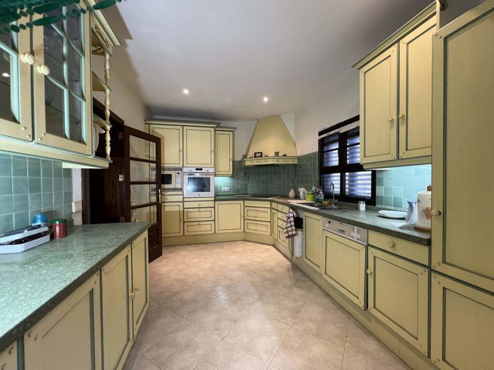 Image No.9-5 Bed Villa for sale