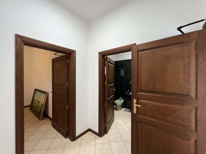 Image No.16-5 Bed Villa for sale