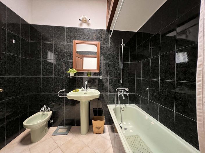 Image No.17-5 Bed Villa for sale