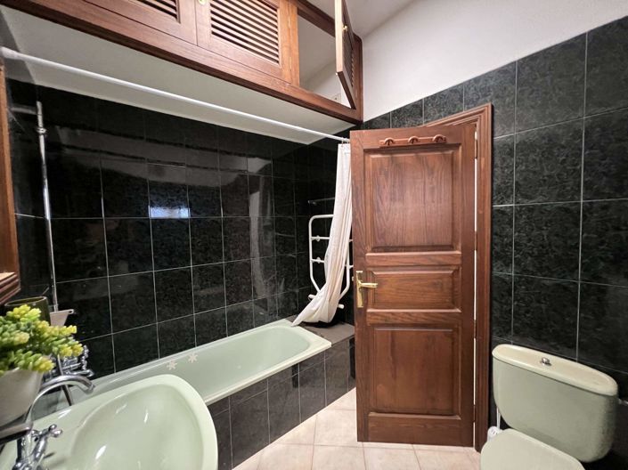 Image No.18-5 Bed Villa for sale