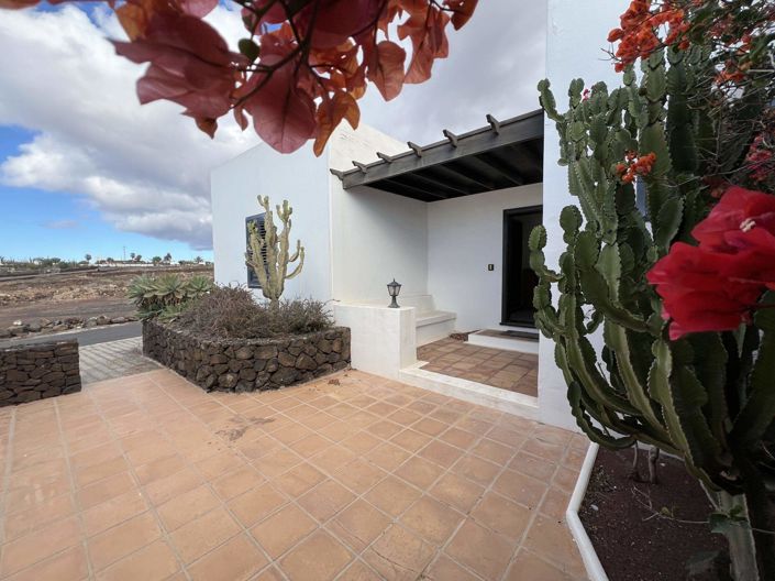 Image No.2-5 Bed Villa for sale