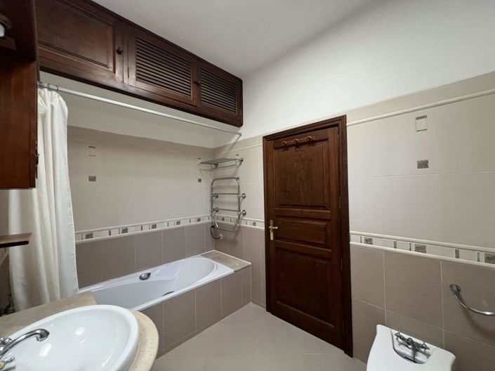 Image No.26-5 Bed Villa for sale