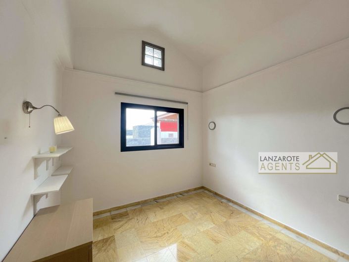 Image No.20-2 Bed Villa for sale