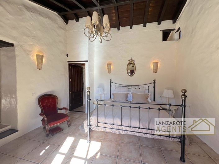 Image No.11-5 Bed Villa for sale