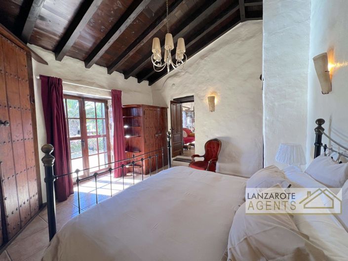 Image No.12-5 Bed Villa for sale