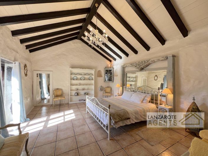 Image No.17-5 Bed Villa for sale