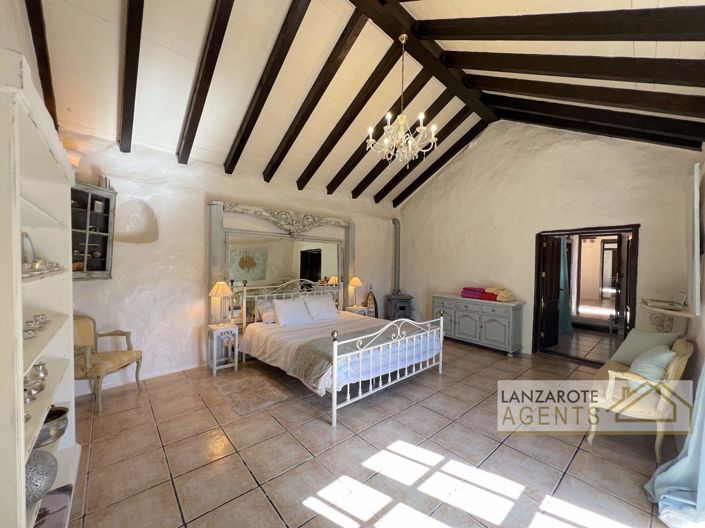 Image No.20-5 Bed Villa for sale