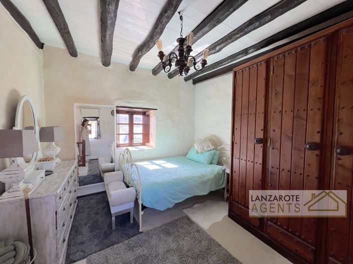 Image No.42-5 Bed Villa for sale